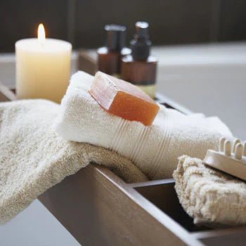 The Best Woody Candles For Autumn Forest Vibes - Dhillon Organics